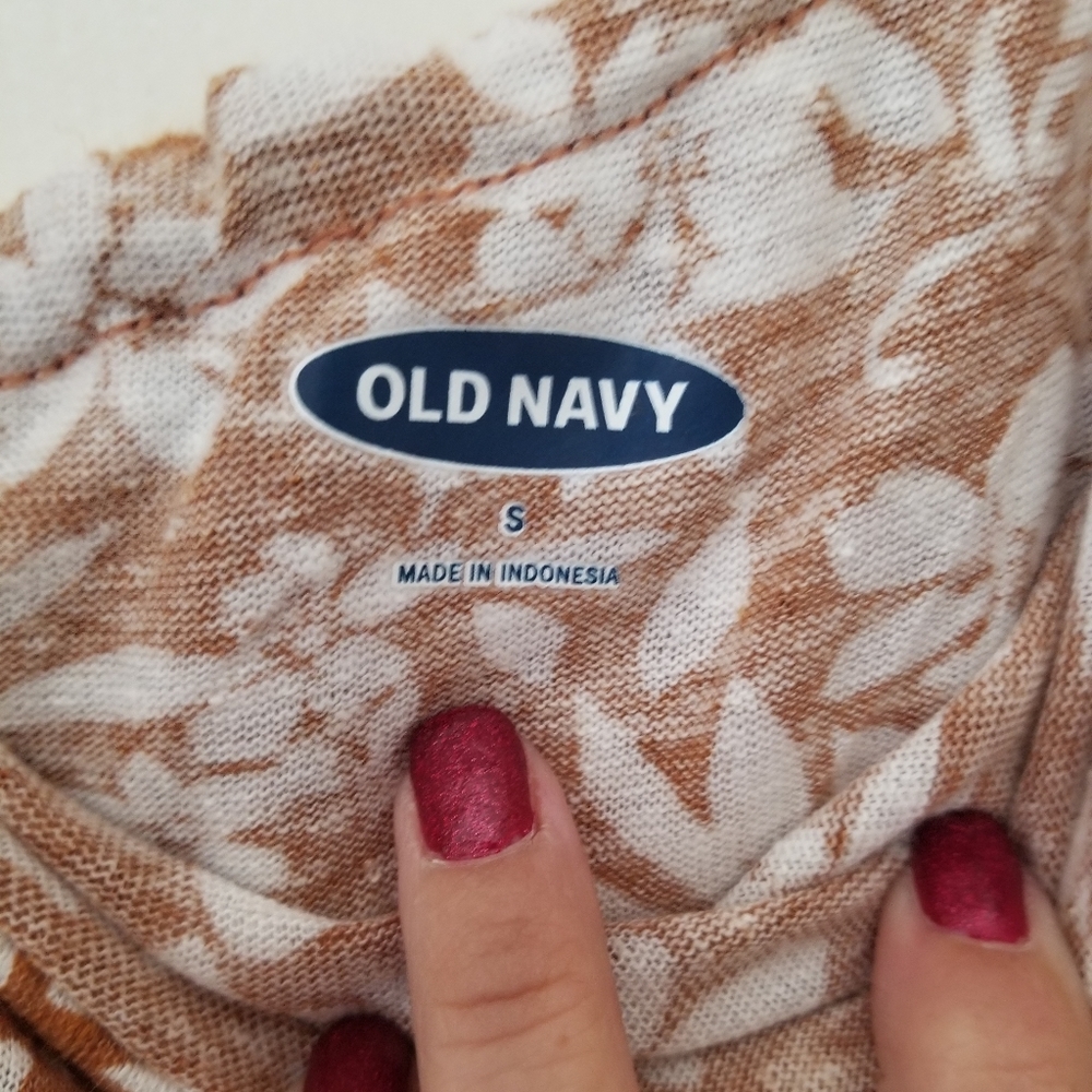 Old Navy top - Picture 3 of 6